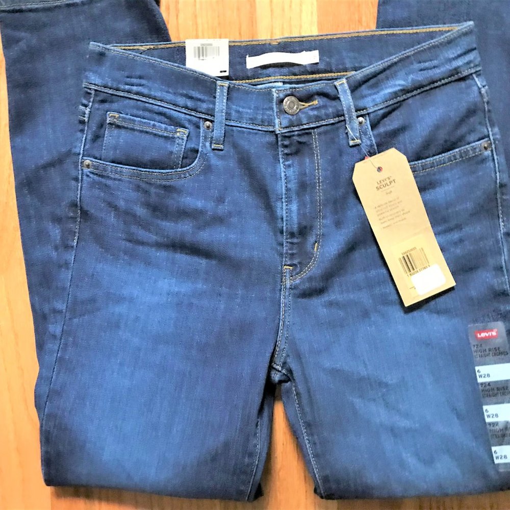 New Women's Levi 724 High -Rise Blue Jeans